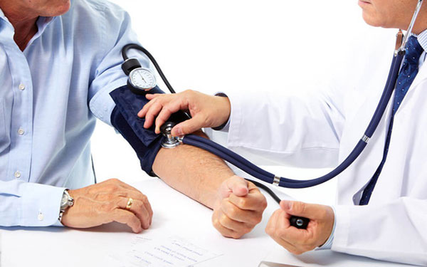 Người mắc bệnh huyết áp cao “yêu” có an toàn không?