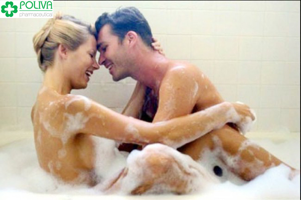 Thử "quan hệ" trong nhà tắm cho bạn những trải nghiệm mới mẻ.