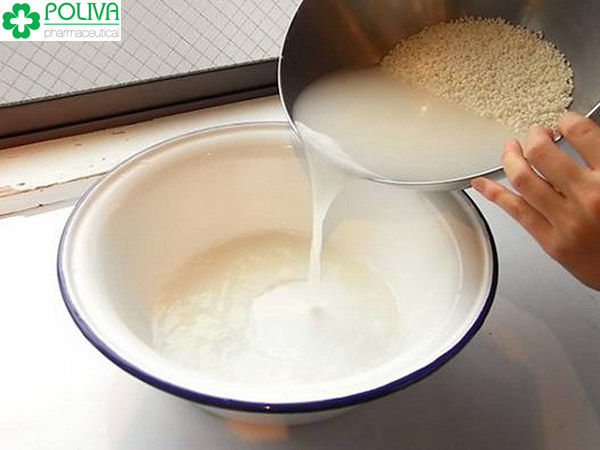 Uống nước vo gạo để tăng sức khỏe niêm mạc âm đạo