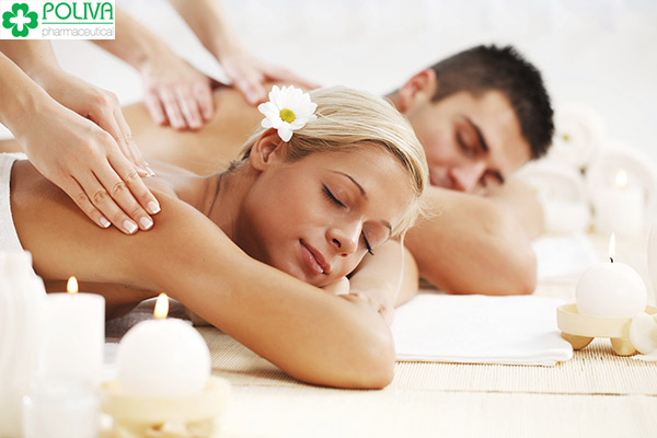 Phụ nữ đi spa sẽ quen với việc để lộ thân thể cho người khác biết