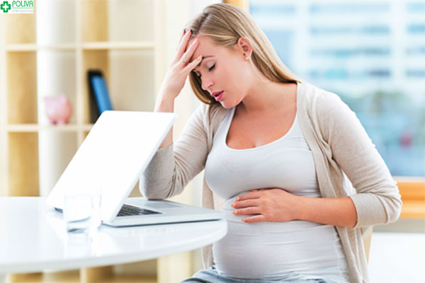 Khó thở là một trong các nguyên nhân khiến cho mẹ bầu đau ngực khi mang thai