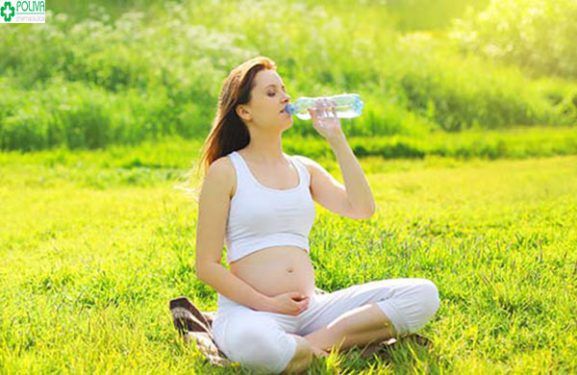 Nước rất hữu ích trong đời sống của chúng ta, đặc biệt với bà bầu làm giảm triệu chứng đau bụng dưới khi mang thai
