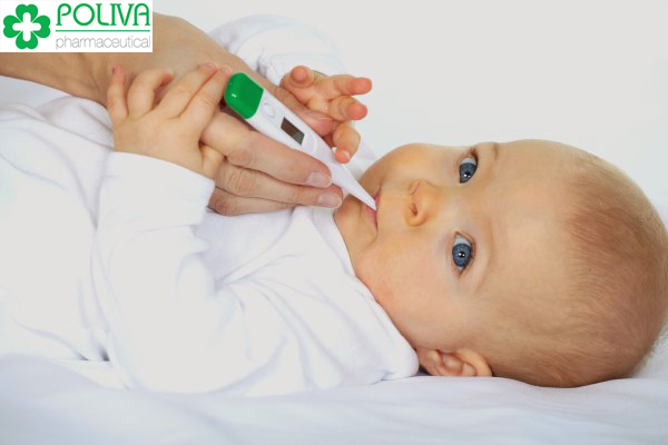 Trẻ bị sốt phát ban là do virus herpes typ 6 (HHV - 6) và herpes typ 7 (HHV - 7).