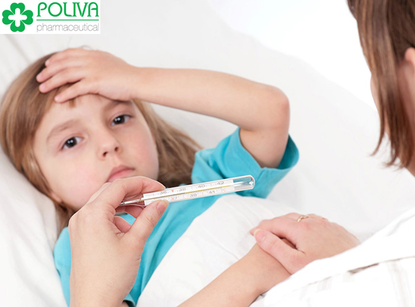 Bố mẹ đừng chủ quan khi trẻ bị sốt về đêm