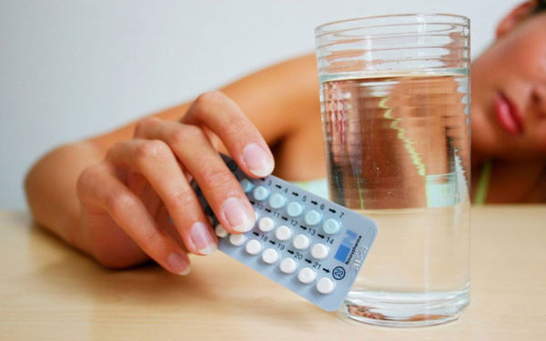Uống thuốc tránh thai hàng ngày có hại không, có tác dụng phụ không?